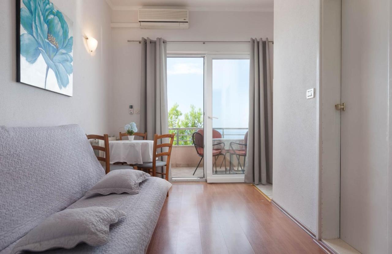 Apartments Marijan - Beachfront Tucepi Exterior photo