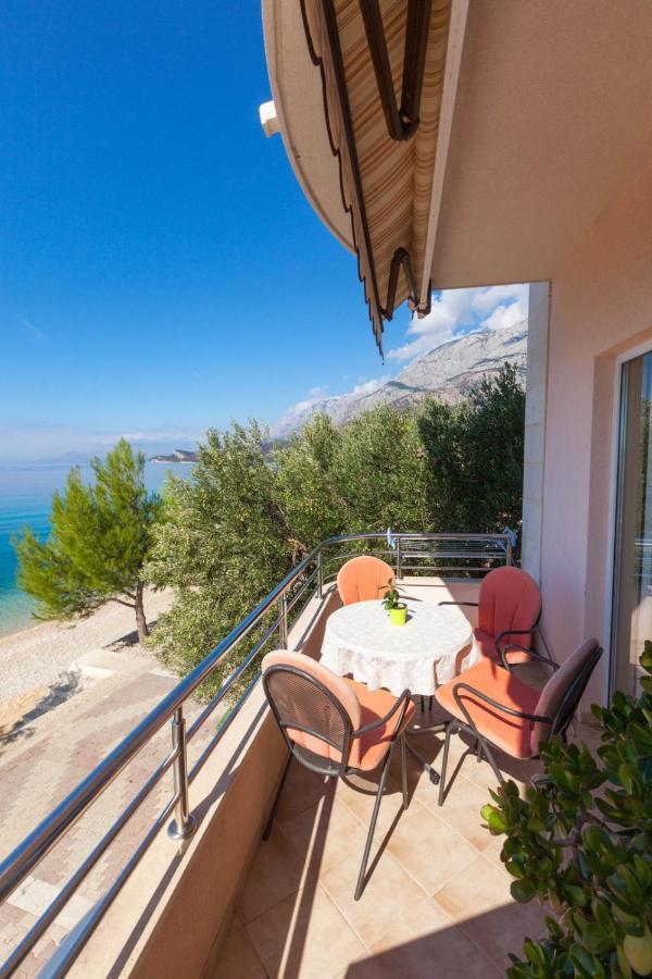 Apartments Marijan - Beachfront Tucepi Exterior photo