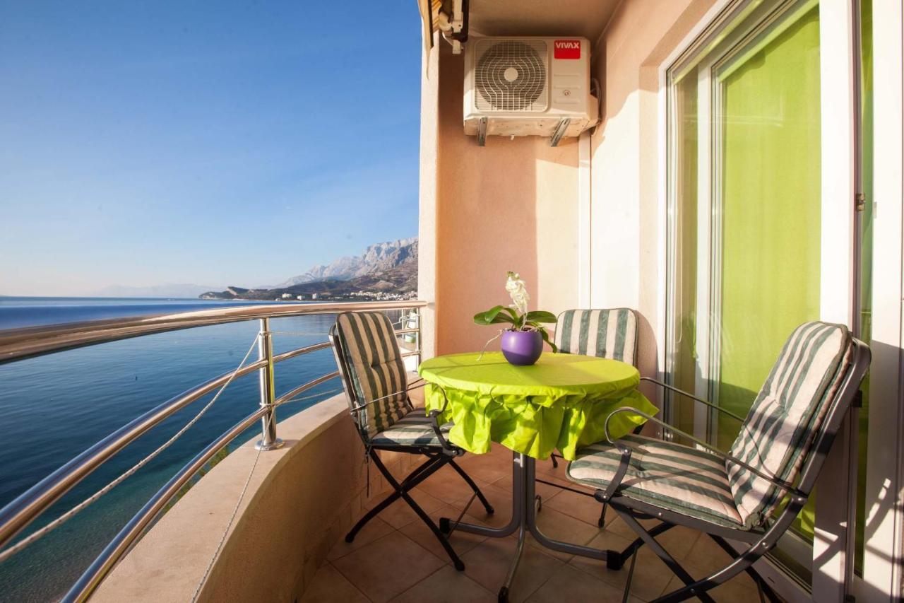 Apartments Marijan - Beachfront Tucepi Exterior photo