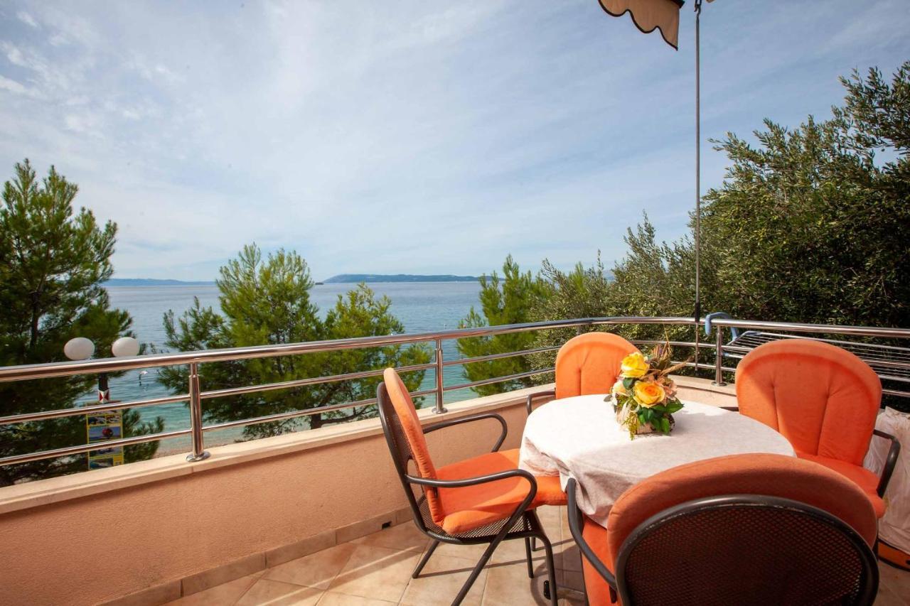 Apartments Marijan - Beachfront Tucepi Exterior photo