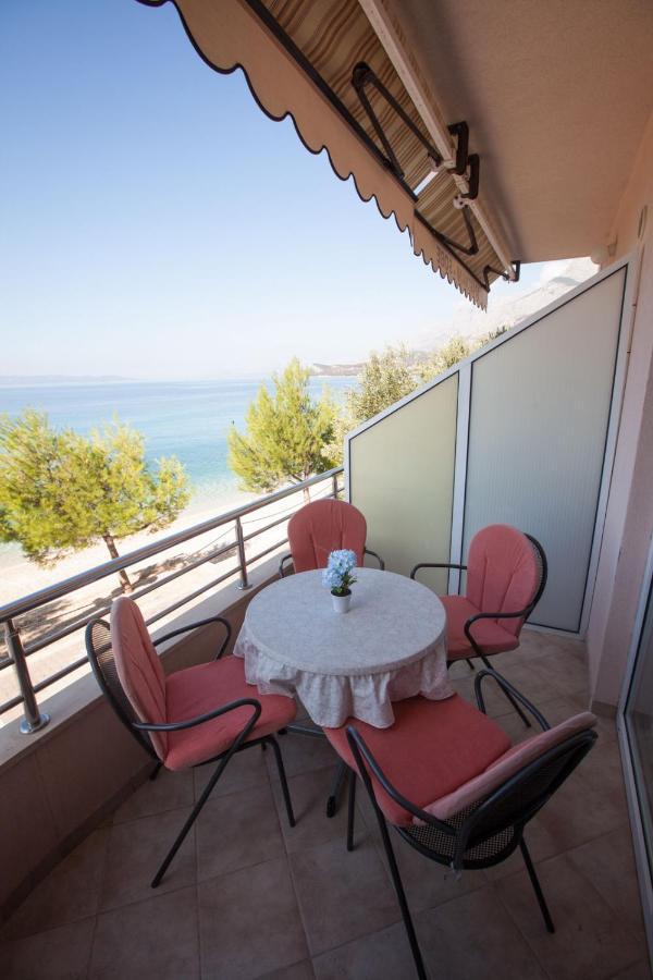 Apartments Marijan - Beachfront Tucepi Exterior photo