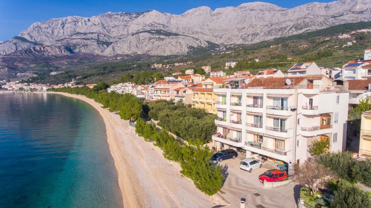 Apartments Marijan - Beachfront Tucepi Exterior photo